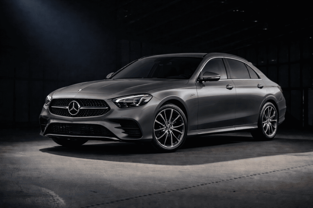 MERCEDES E-200 – Year Model: E200 2023 | Car Color: Grey