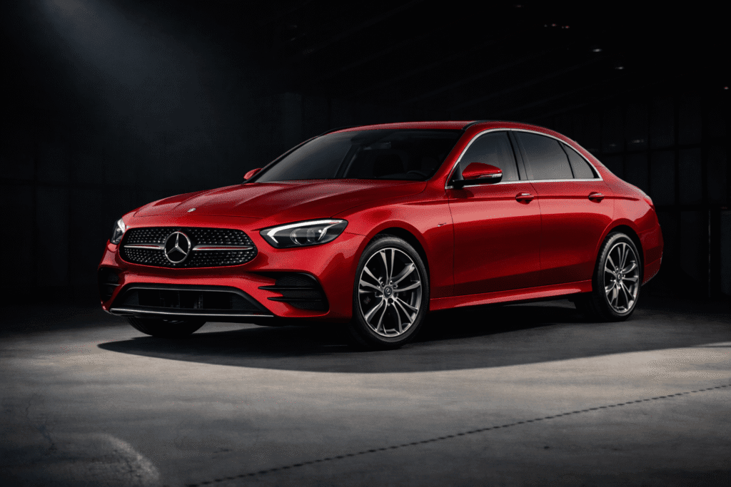 MERCEDES E-200 – Year Model: E200 2023 | Car Color: Red